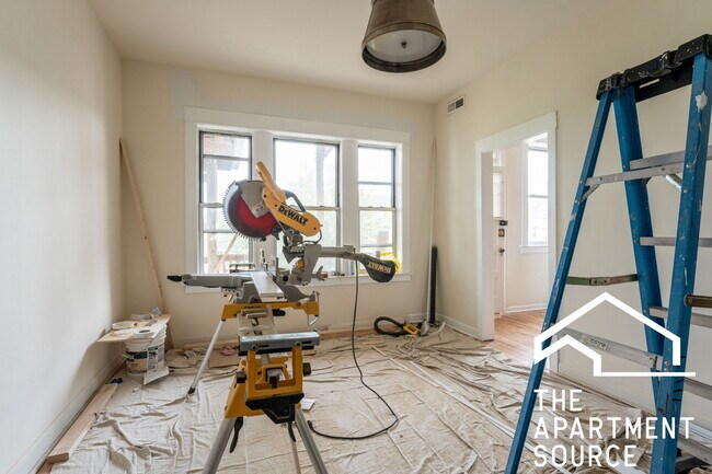 Building Photo - 3625 N Keeler Ave