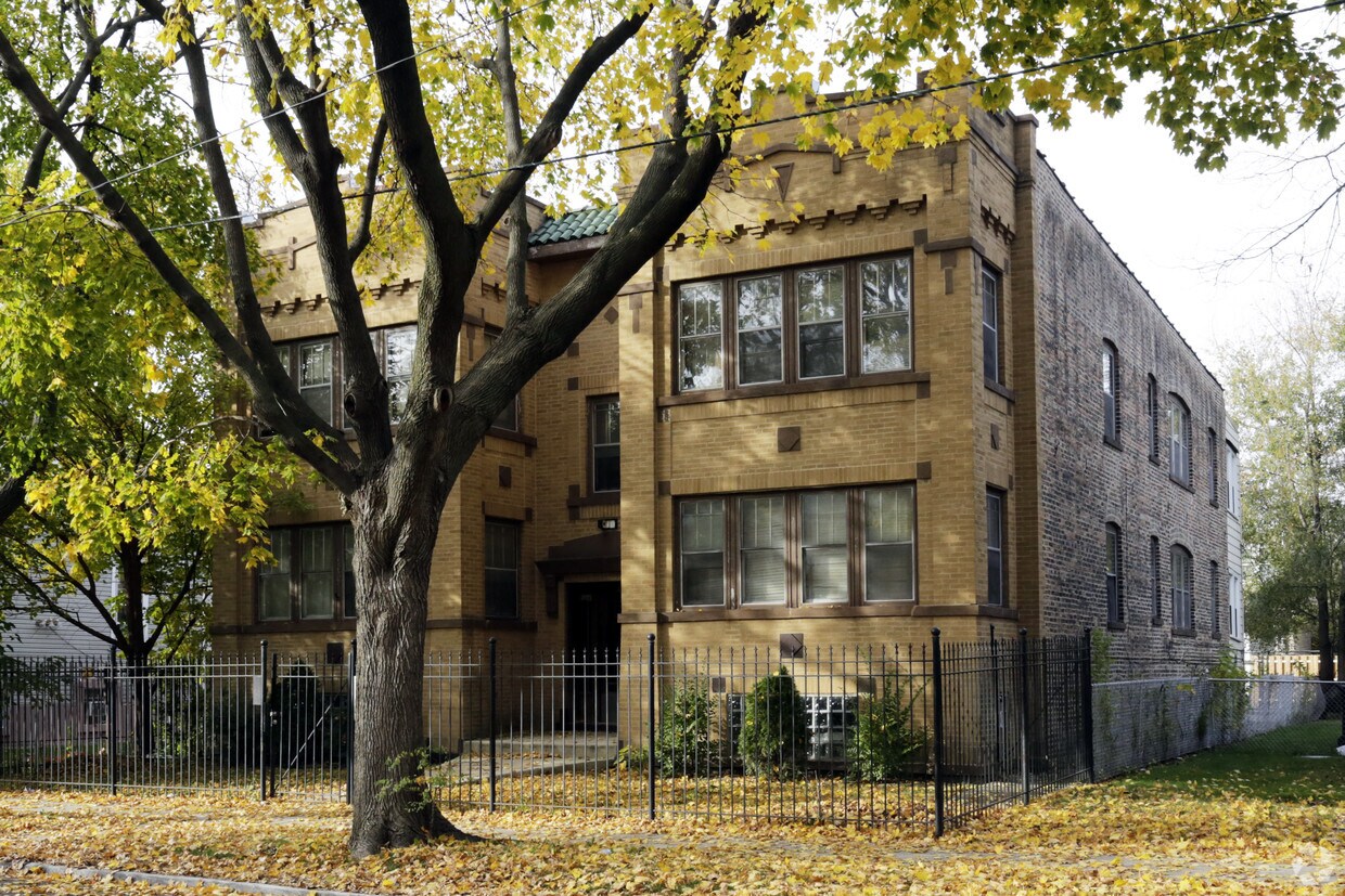 Primary Photo - 1440 N Leamington Ave