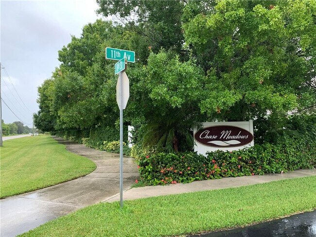 Foto del edificio - 865 10th Dr