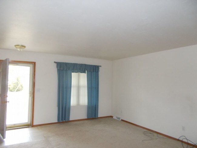 Building Photo - 308 Highview Rd