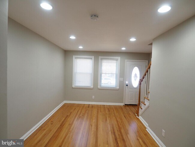 Building Photo - 340 Hornel St