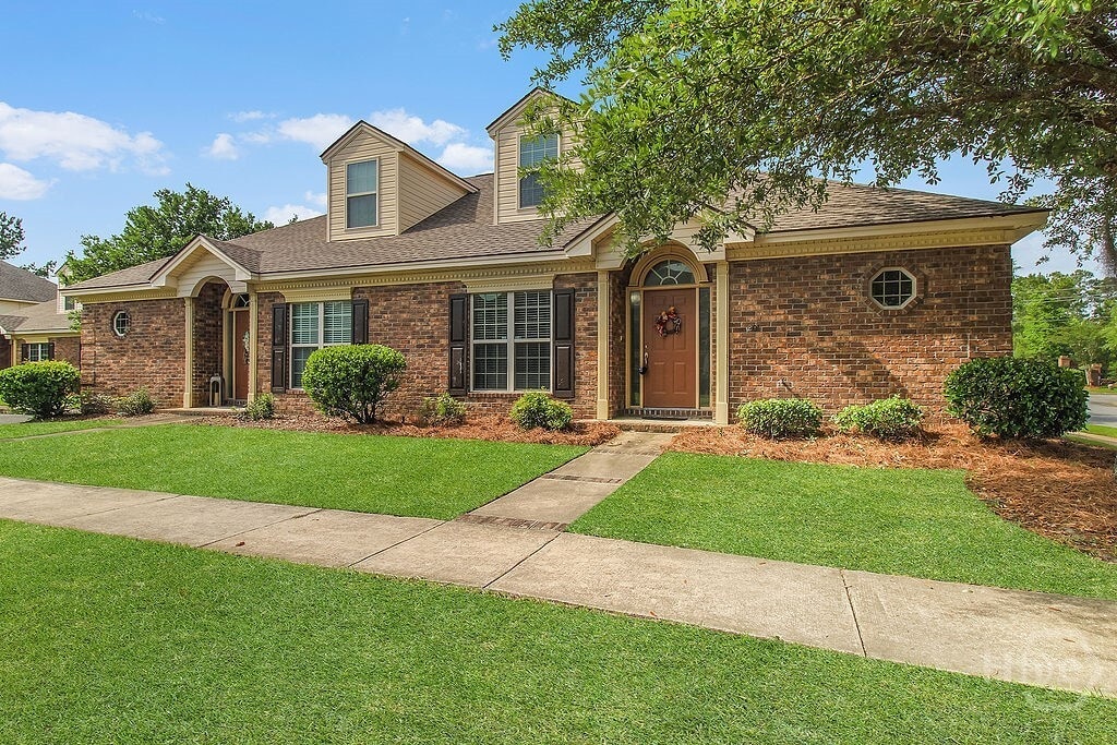 Foto principal - 201 Foxbury Square