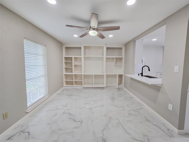 Building Photo - 12811 High Star Dr