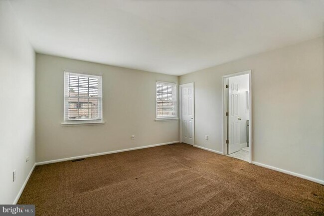 Foto del edificio - 994 Beechwood Pl