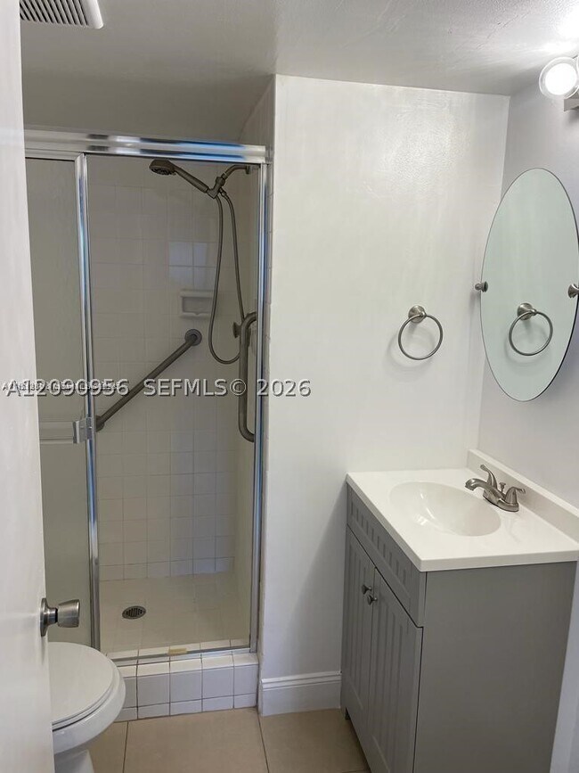 Foto del edificio - 8325 Sunrise Lakes Blvd