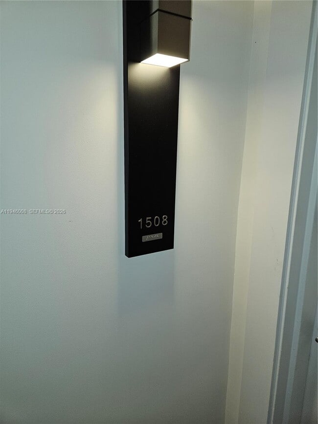 Foto del edificio - 3180 S Ocean Dr