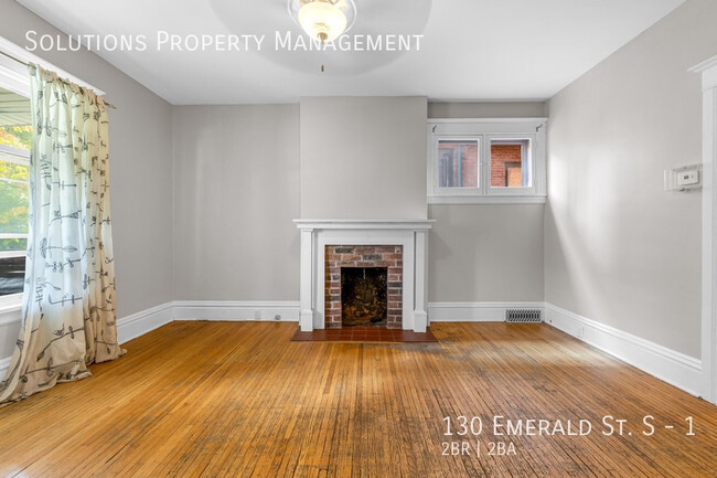 Photo du bâtiment - **Charming 2-Storey, 2-Bedroom Rental with...