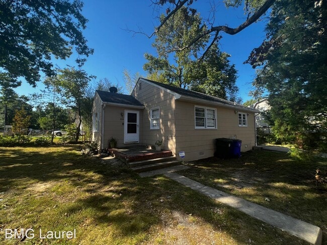 Building Photo - 3 br, 1 bath House - 8714 36th Ave