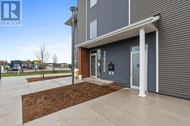 Photo du bâtiment - 3600 Brian Coburn Blvd.