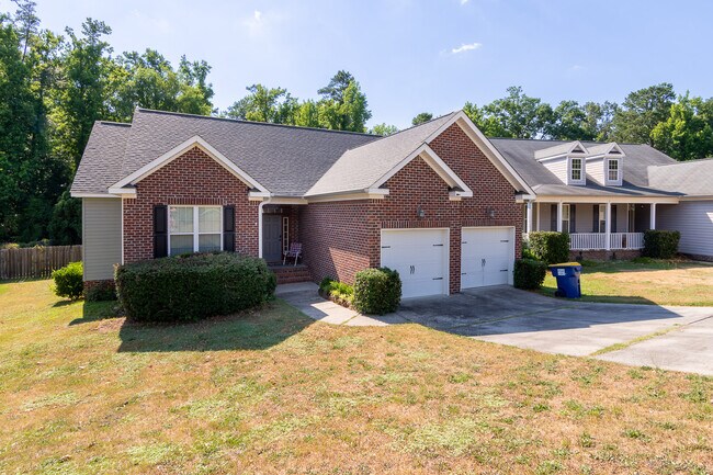 Foto del edificio - 862 Tyler Woods Dr