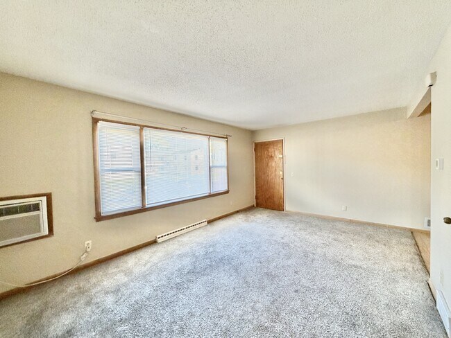 Building Photo - 625 Vera Ct