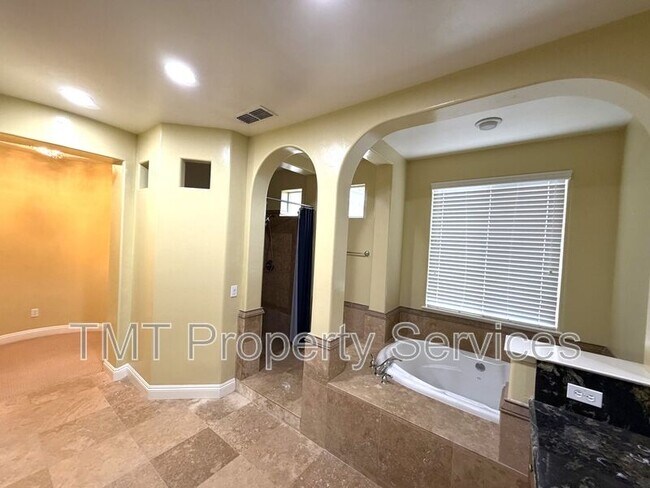 Building Photo - 6912 Riqueza Ct