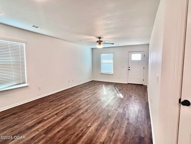 Building Photo - 325 Alex Jordan Dr.