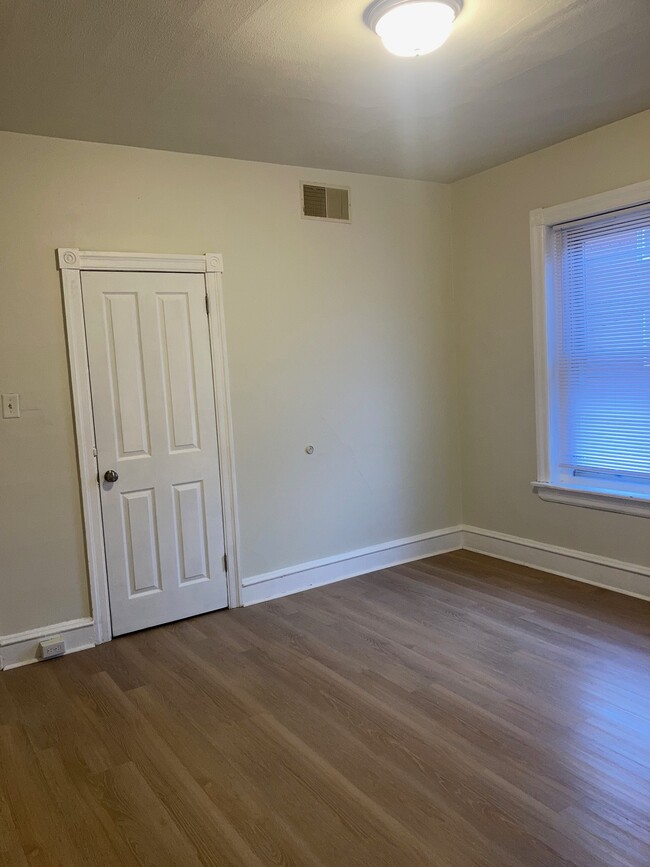 Living Room - 400 East Main Street
