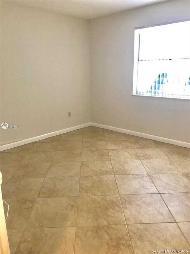 Foto del edificio - 4600 SW 67th Ave