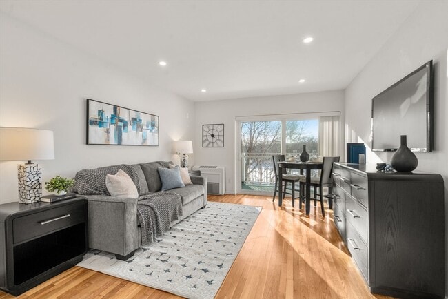 Building Photo - 231 Coolidge Ave