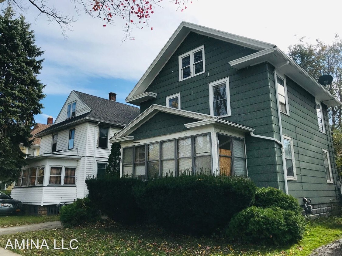 Primary Photo - 4 br, 2 bath House - 105 Gothic