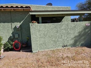 Building Photo - 733 E Cochise Dr
