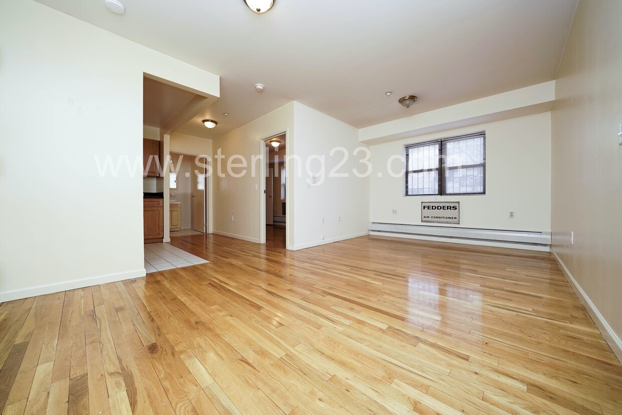 2584 31st St Unit 2, Astoria, NY 11102 2584 31st St Astoria, NY Apartments for Rent in