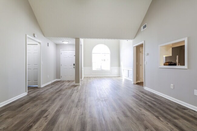 Building Photo - 663 Stonecrest Dr