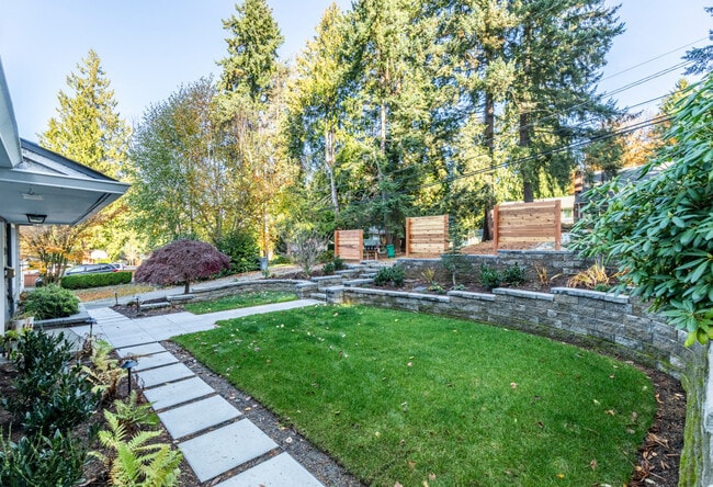 Foto del edificio - 14807 Ashworth Ave N