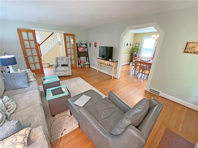 Foto del edificio - 2577 Elmwood Ave