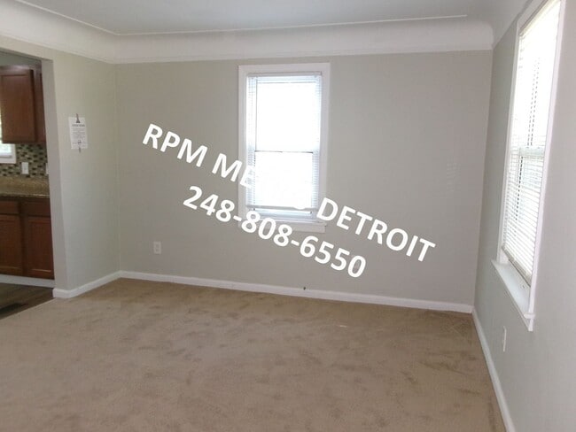 Building Photo - PRICE REDUCTION 3-Bedroom Taylor Bungalow ...
