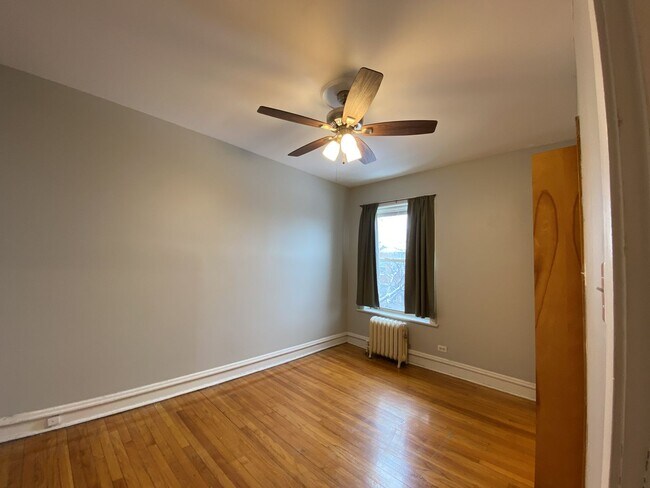 Photo - 1064 W. Cornelia Ave-1064-2 Apartment