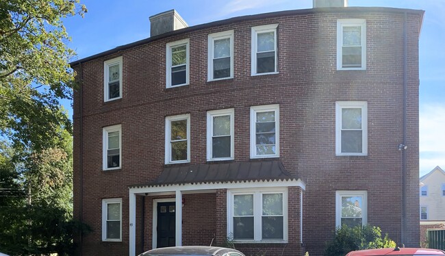 Building Photo - 49 Marden St