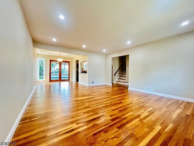Building Photo - 28 Urma Pl