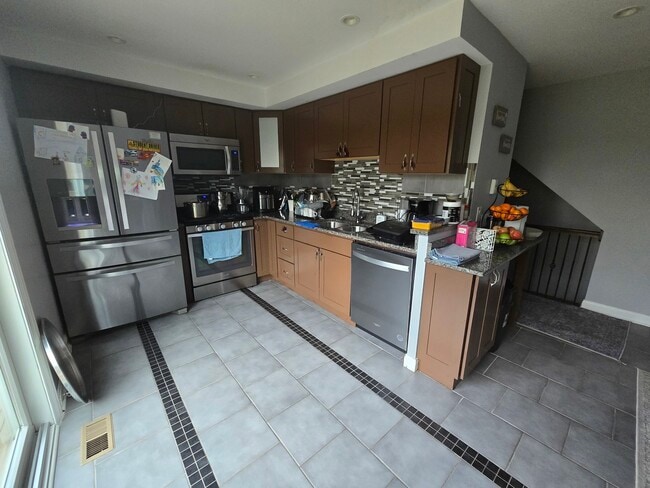 Foto del edificio - 935 Banbury Ct