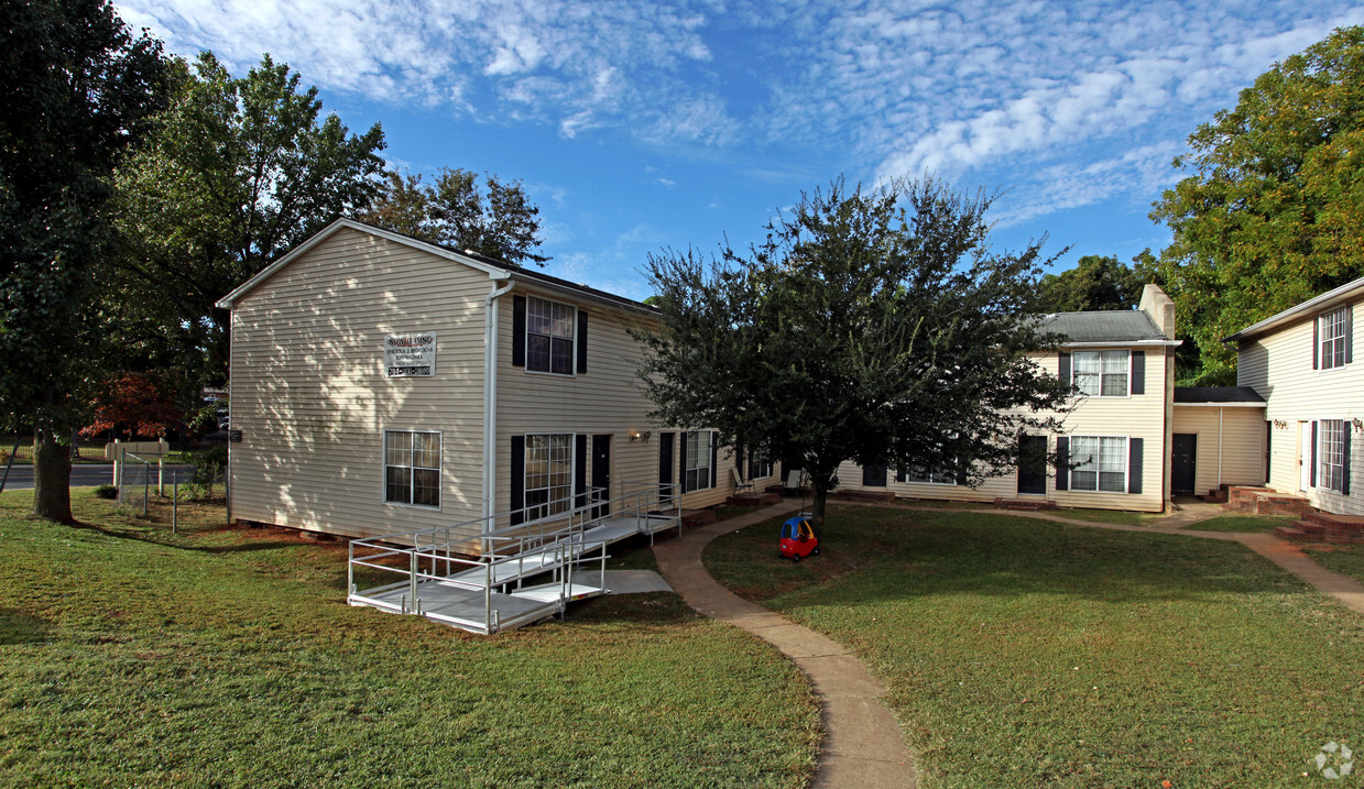 Primary Photo - Westhaven Apartments