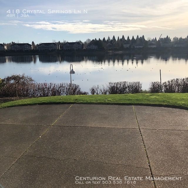 Foto del edificio - 418 Crystal Springs Ln N