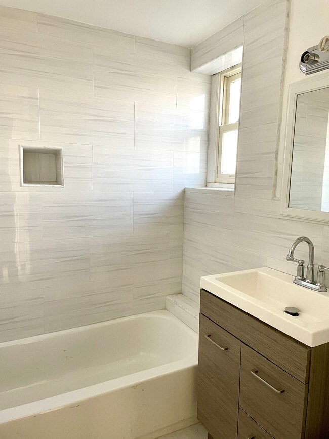 Foto del edificio - 2565 Radcliff Ave