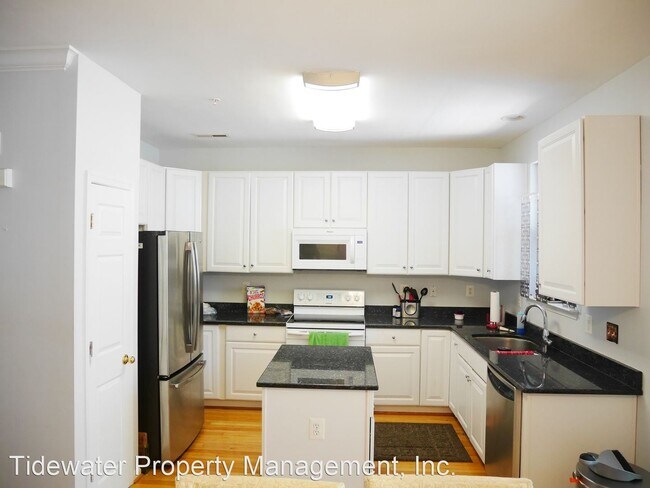 Building Photo - 3 br, 2.5 bath House - 20 S. High St