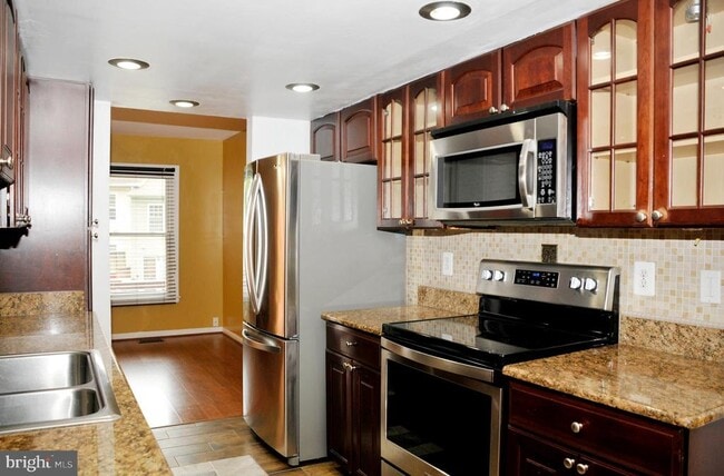 Building Photo - 3831 Gateway Terrace