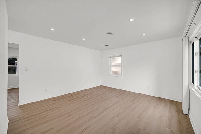 Foto del edificio - 7610 Alexander Ave