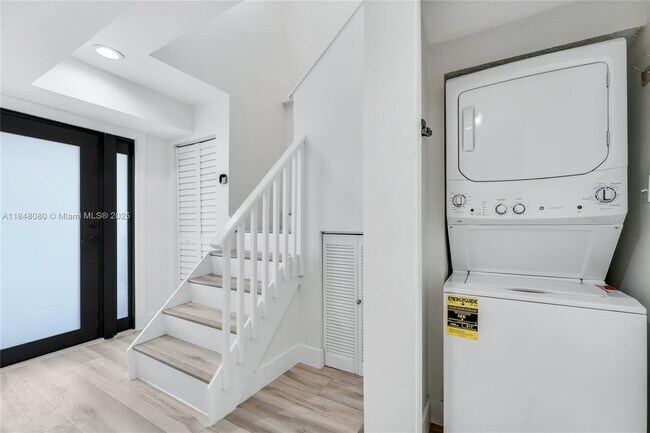 Foto del edificio - 3540 SW 17th St