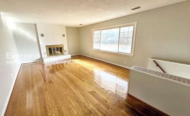 Foto del edificio - 1307 Brockton Dr