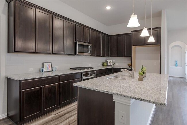 Foto del edificio - 708 Sunny Ridge Dr