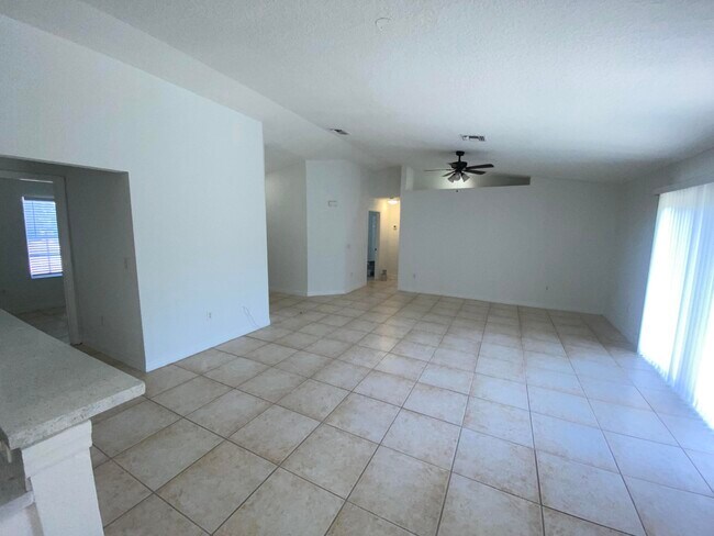Foto del edificio - 200 NE 6th Ave