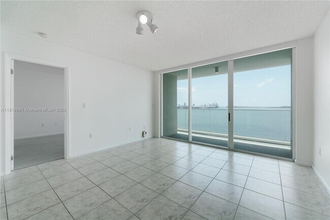 Foto del edificio - 800 Claughton Island Dr