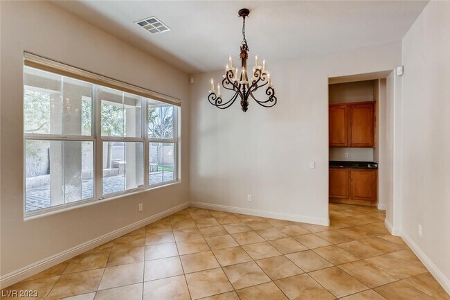Building Photo - 8655 Killians Greens Dr