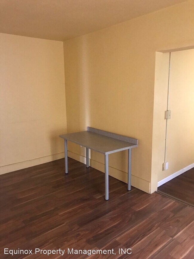 Building Photo - 606 3rd Ave