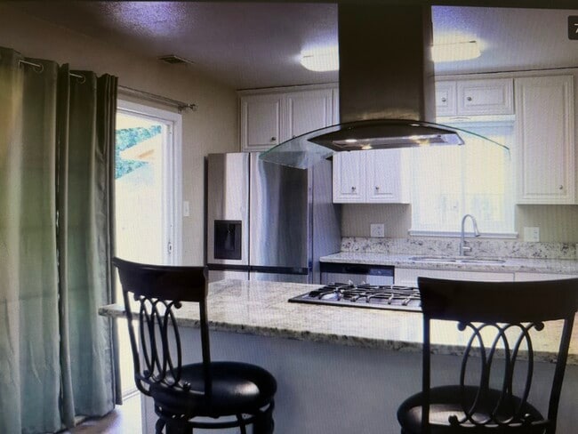 Building Photo - 1820 Celeste Dr