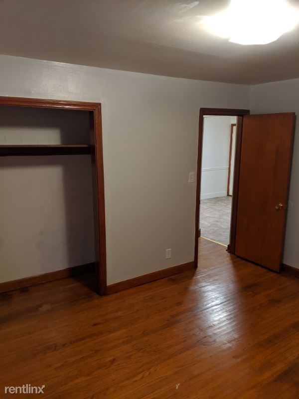 Building Photo - 3 br, 1 bath Apartment - 201 Southside Ct