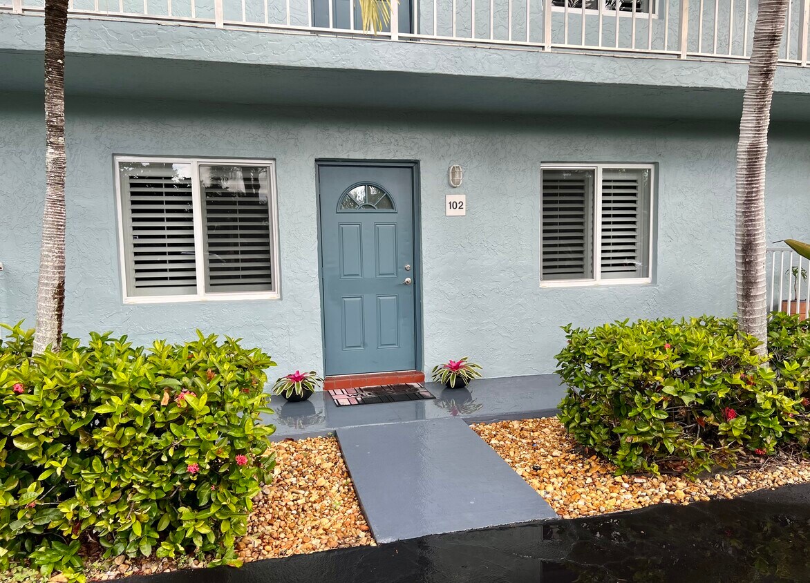 Entrance - 1311 NE 18th St