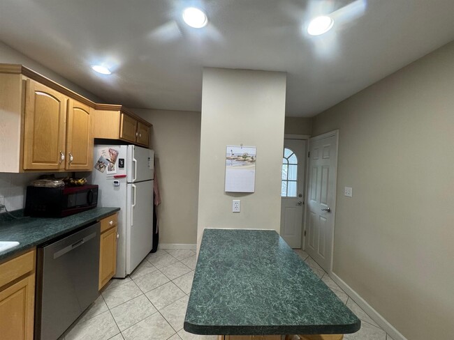 Building Photo - 53 Farragut Ave
