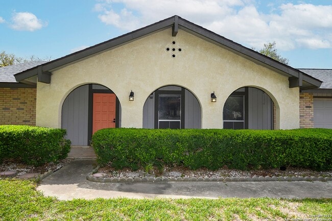 Building Photo - SPACIOUS 4-BEDROOM IN VALLEY FORGE