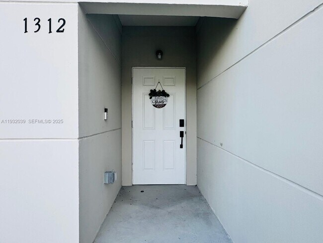 Foto del edificio - 1312 NW 3rd St